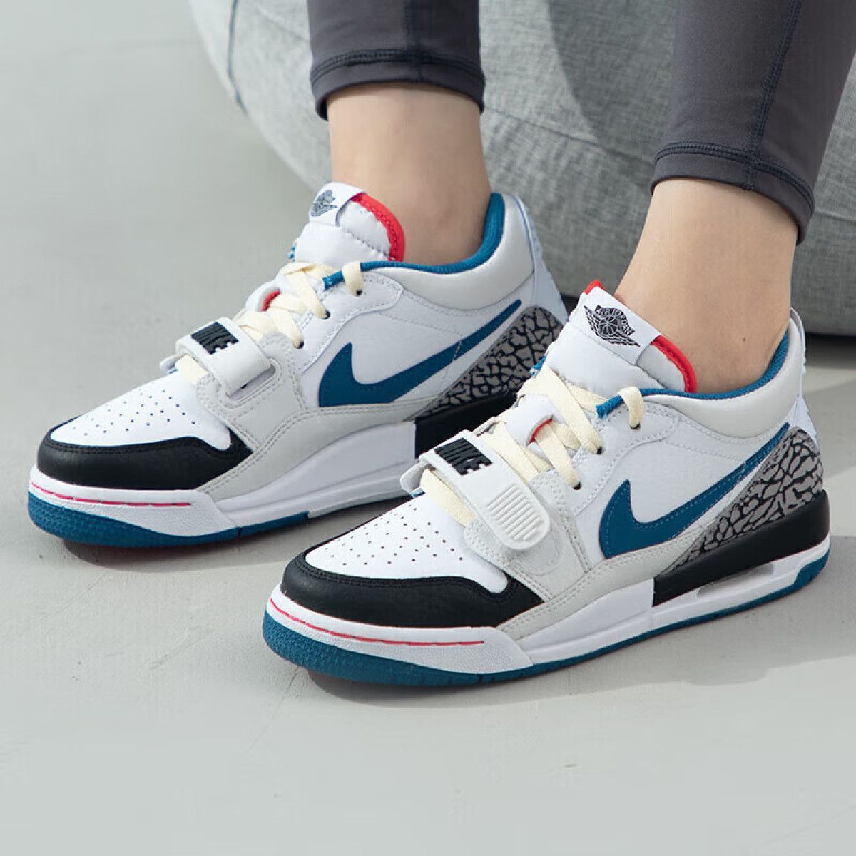 Подростковые кроссовки Jordan Legacy 312 Low White/Blue GS